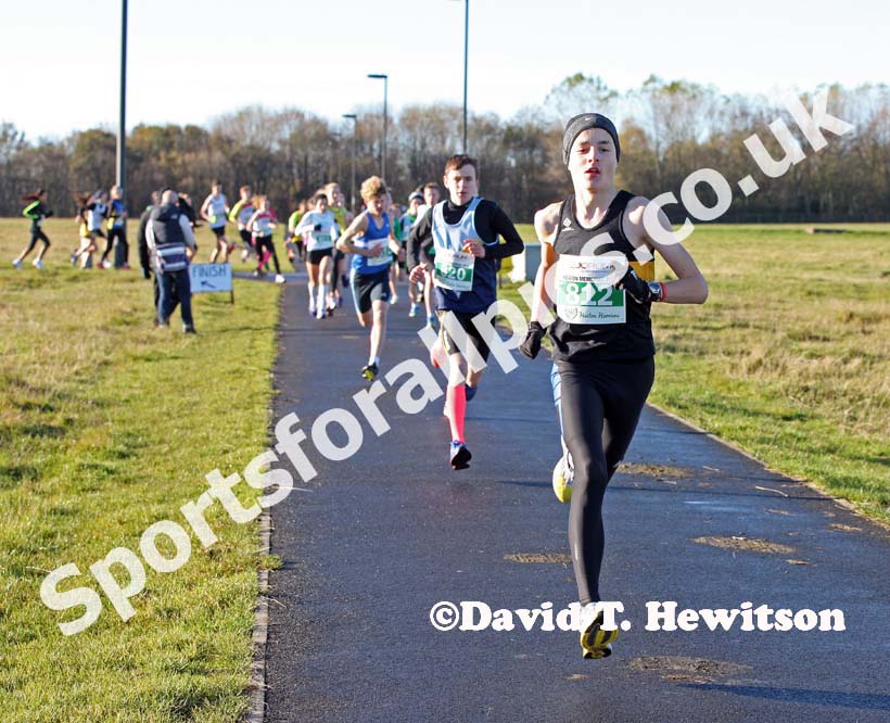 Soon after the start of the under-15s Heaton Memorial Road Race, Newcastle Town Moor. Photo: David T. Hewitson/Sports for All Pics